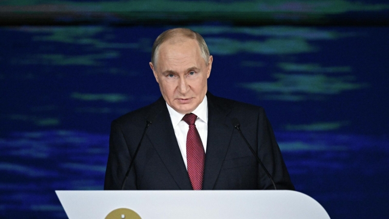 Путин образовал комитет по организации первого российско-арабского саммита