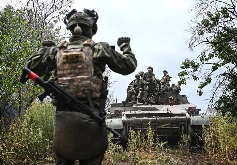 ВС России продолжают вести ожесточённые бои на подступах к Николаевке и Удачному на Покровском направлении: карта боевых действий на 16.06.2025