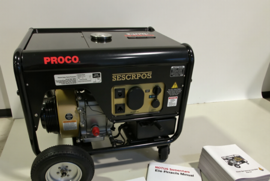 Пернатый провокатор: попугай «арестован» за нацистские лозунги