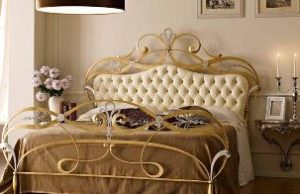 Особенности и виды кованой мебели