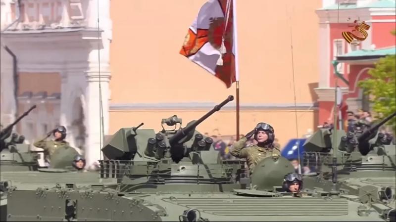 Боевые разведывательные машины БРМ-1 на службе и на параде