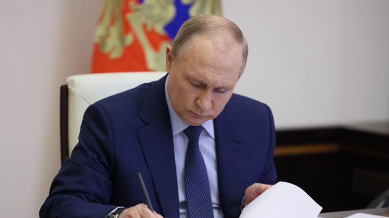 Express: Путин начал выдавливать Запад с главного фронта спецоперации