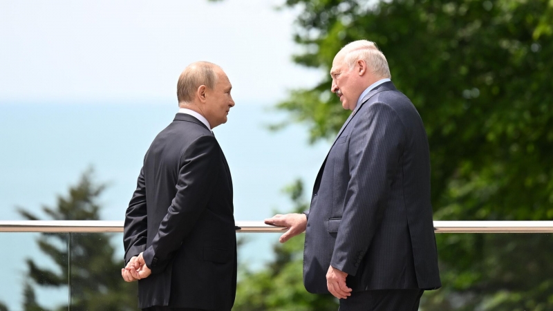 Лукашенко находится в России и встречается с Путиным, заявили в Кремле