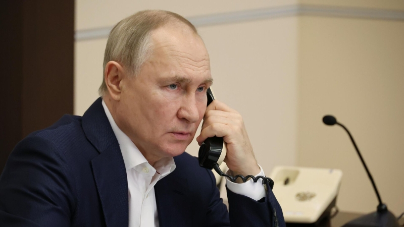 Песков: Путин может провести международный телефонный разговор вечером