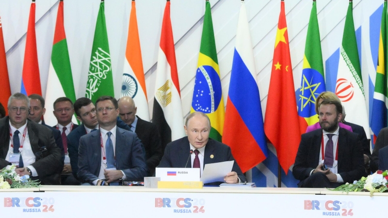 Путин поздравил Роуссефф с переизбранием главой Нового банка развития