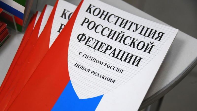 Решения об изменении Конституции должны принимать политики, заявил Зорькин
