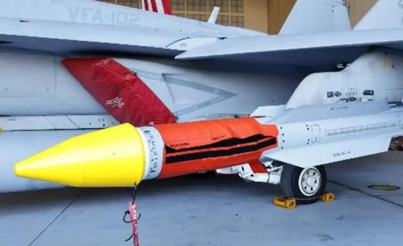 Сигнал Китаю: на авиашоу в Японии США продемонстрировали новую ракету «воздух-воздух» AIM-174B