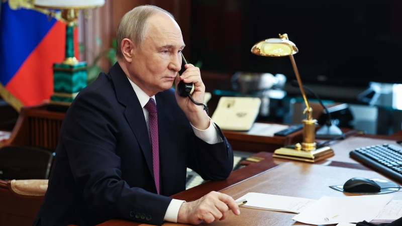 Ушаков рассказал, как долго длился разговор Путина и Си Цзиньпина